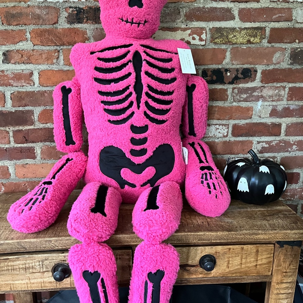 Pink skeleton, 5 feet tall pillow new with tags Isaac Mizrahi TikTok - Picture 8 of 8